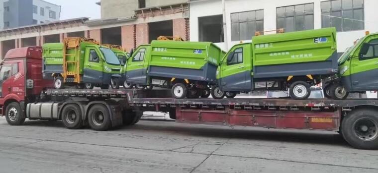 雄獅重工環(huán)衛車(chē)批量交付信陽(yáng)市淮濱縣，助力打好攻堅戰
